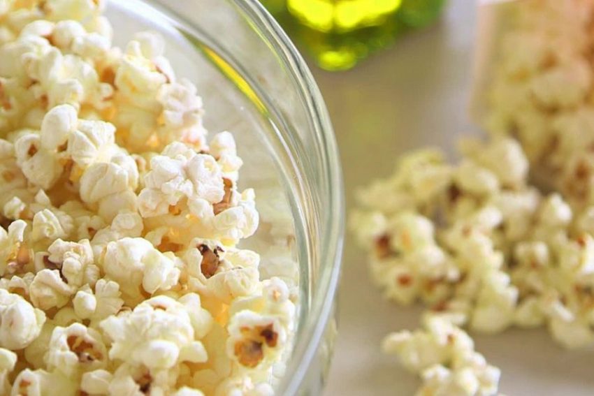 Nine Good Reasons to Eat Popcorn